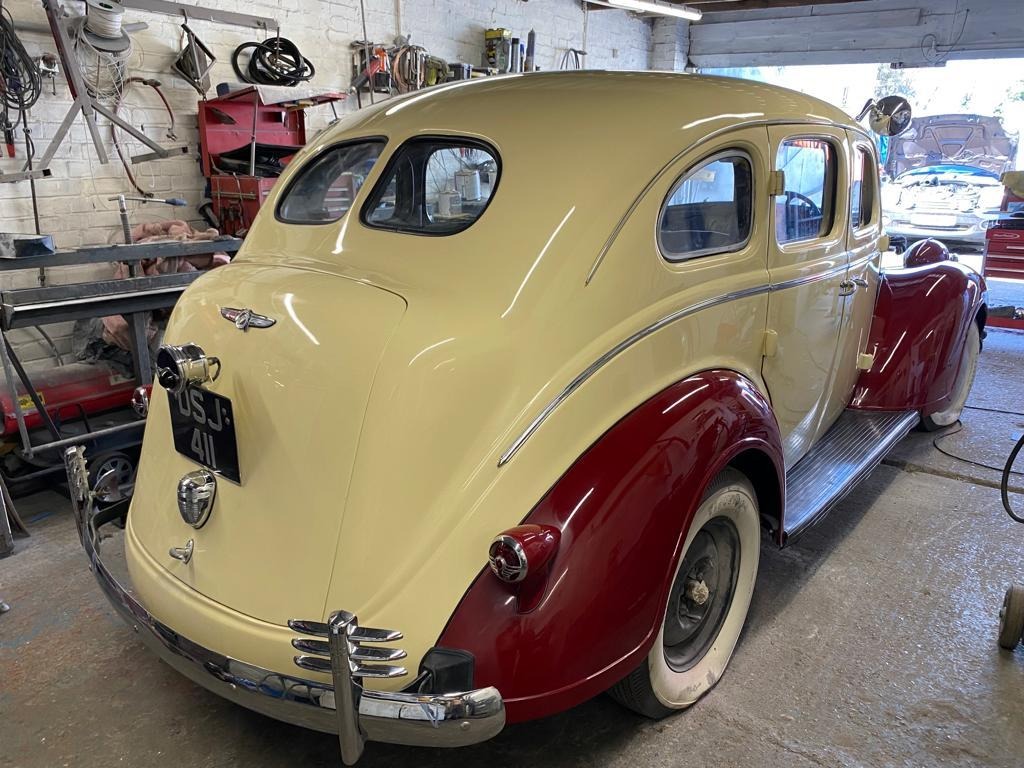 1938 Chrysler Imperial Image 5